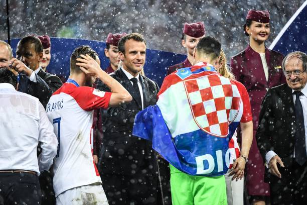 悬念十足 悬念十足